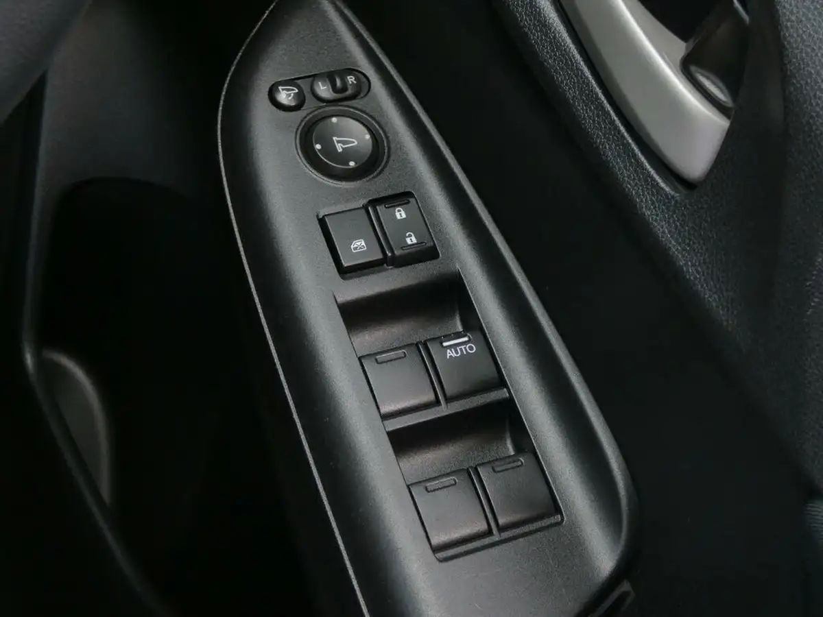 2018-honda-jazz-13-i-vtec-se-cvt-big-25
