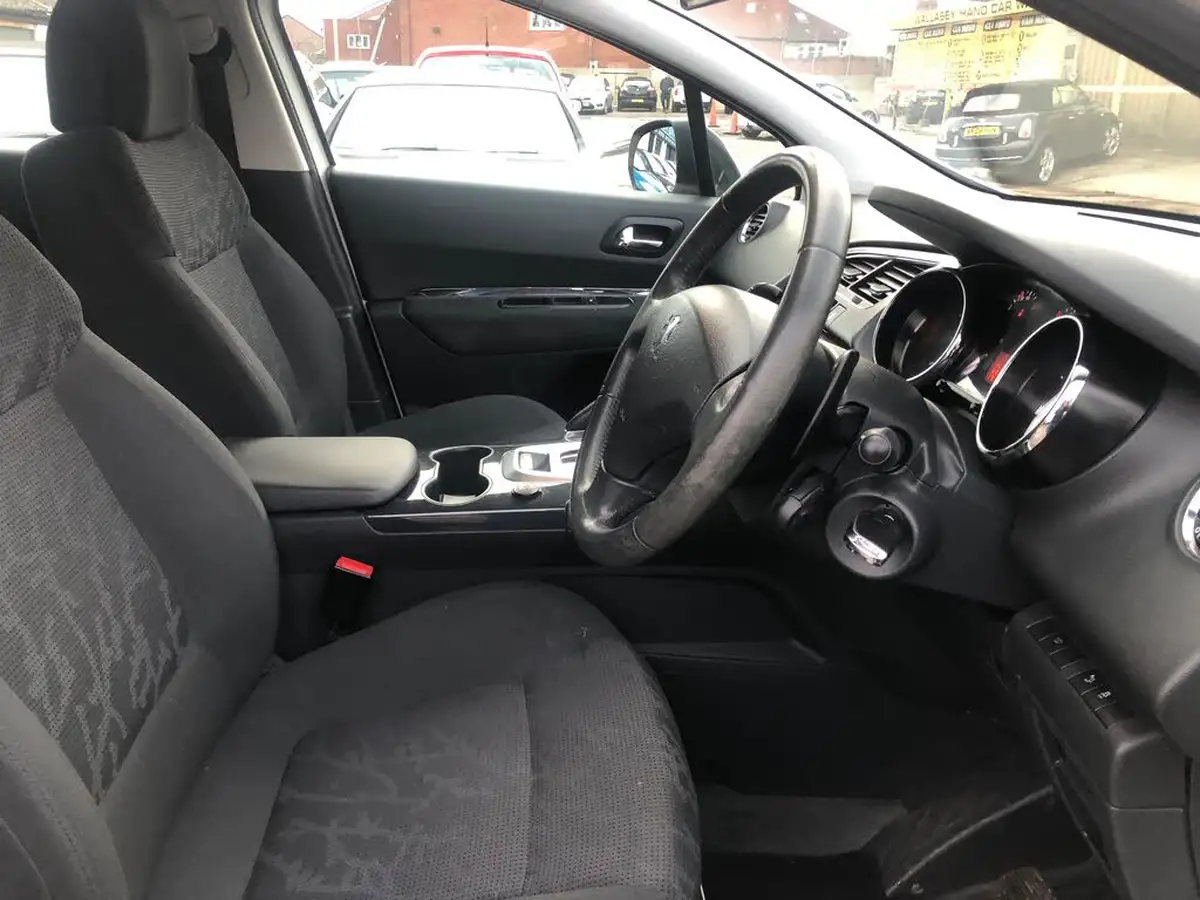 2013-peugeot-3008-crossover-16e-hdi-active-115bhp-fap-big-22