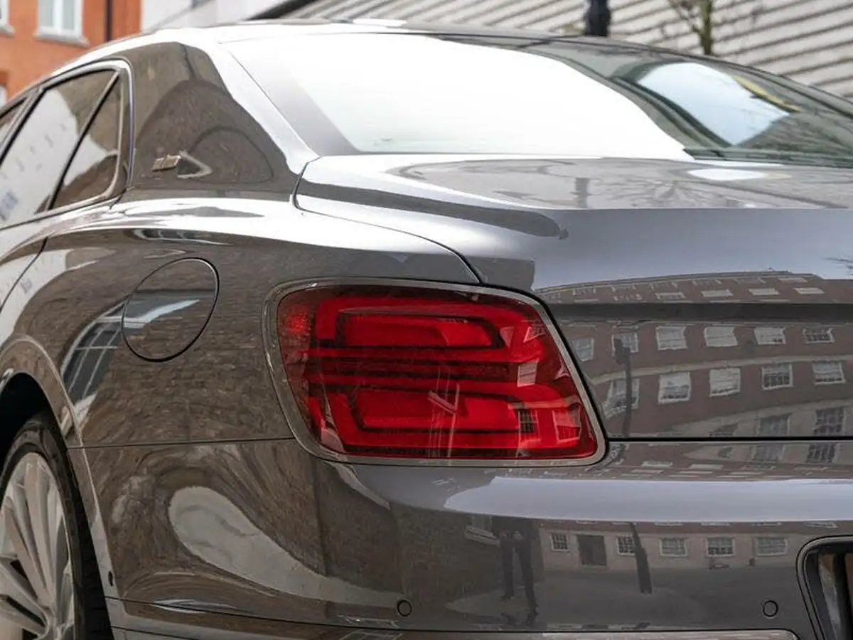 2024-bentley-flying-spur-big-40