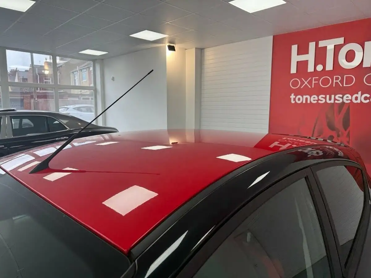 2015-ford-fiesta-10-zetec-s-black-edition-big-15
