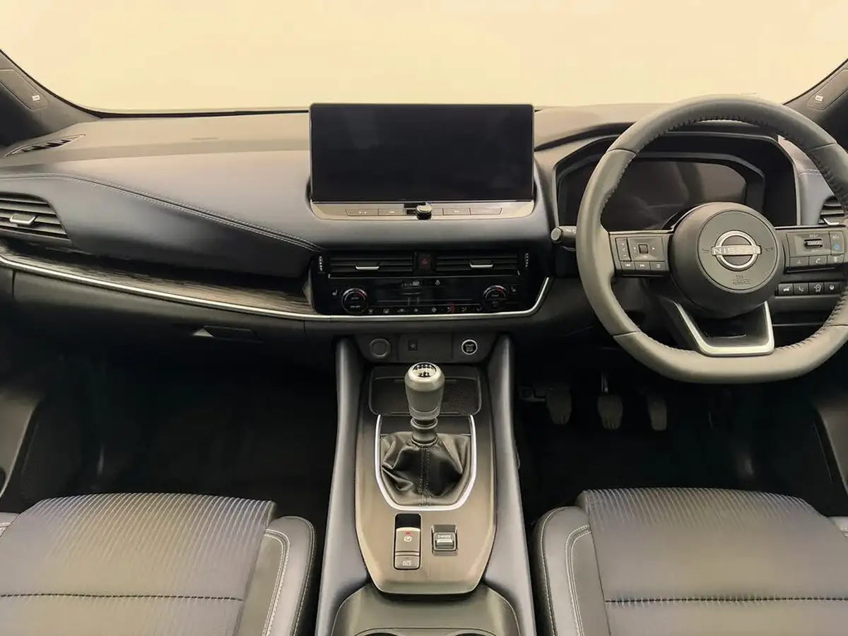 2024-nissan-qashqai-13-dig-t-tekna-140ps-mild-hybrid-big-2