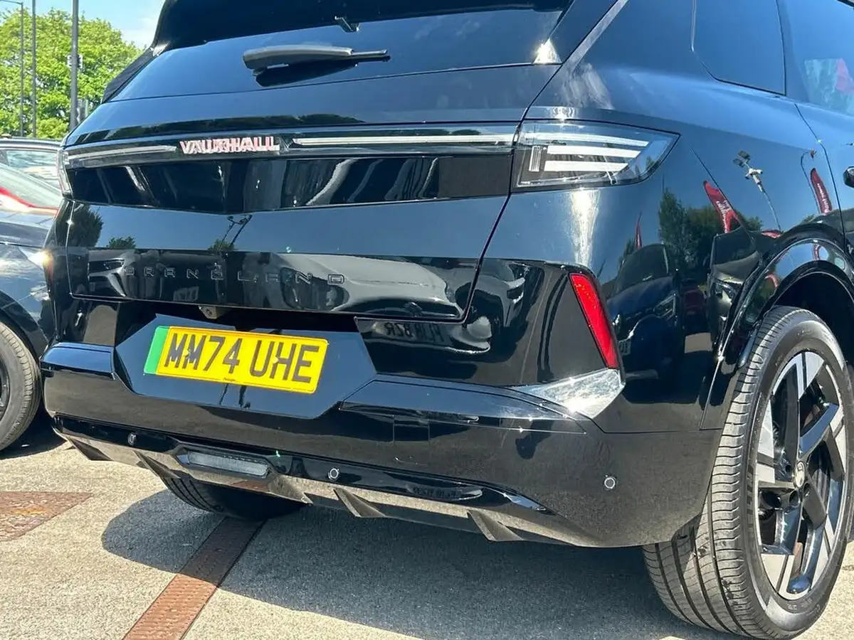 2024-vauxhall-grandland-e-ultimate-big-19