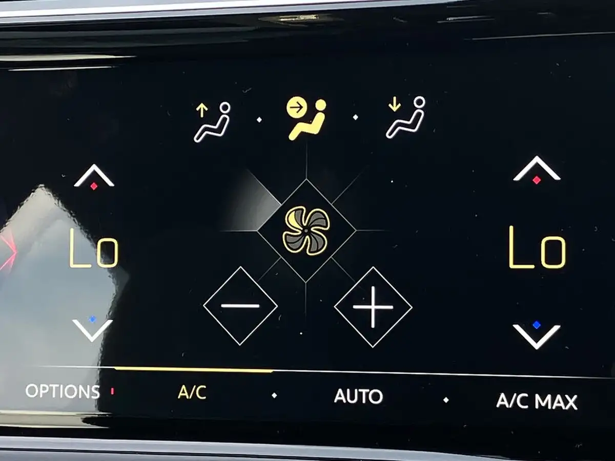 2019-ds-ds-7-crossback-16-puretech-performance-line-180ps-big-27