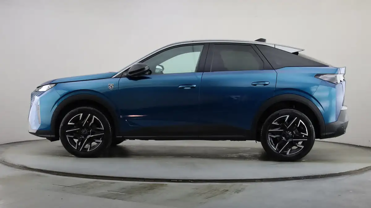 2024-peugeot-3008-suv-12-puretech-gt-136ps-hybrid-e-dsc6-big-13