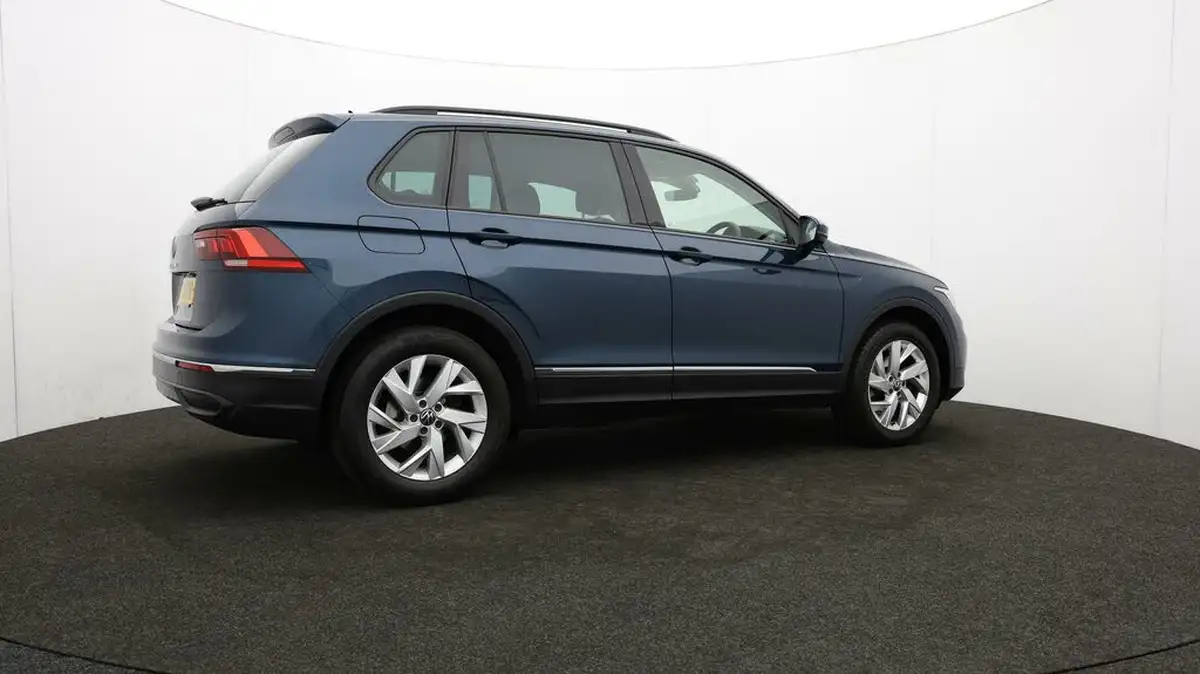 2022-volkswagen-tiguan-15-tsi-life-150ps-big-34