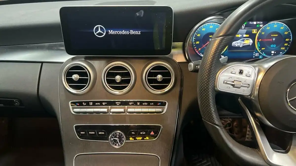2020-mercedes-benz-c-class-20d-c300de-amg-line-edition-estate-5d-big-8