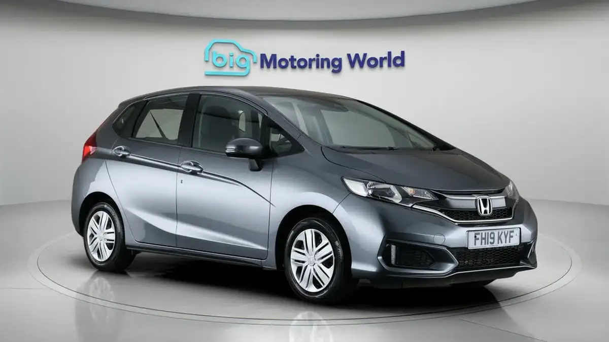 2019-honda-jazz-13-i-vtec-s-big-1