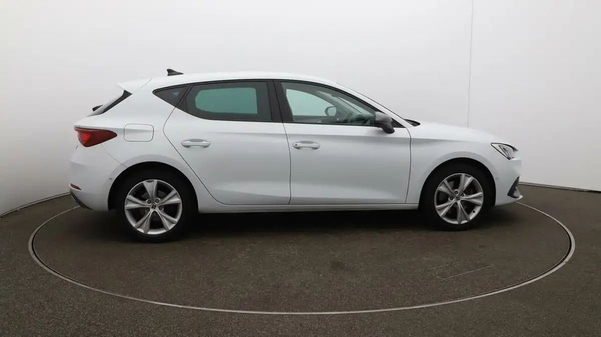2021-seat-leon-14-e-hybrid-fr-hatchback-big-49