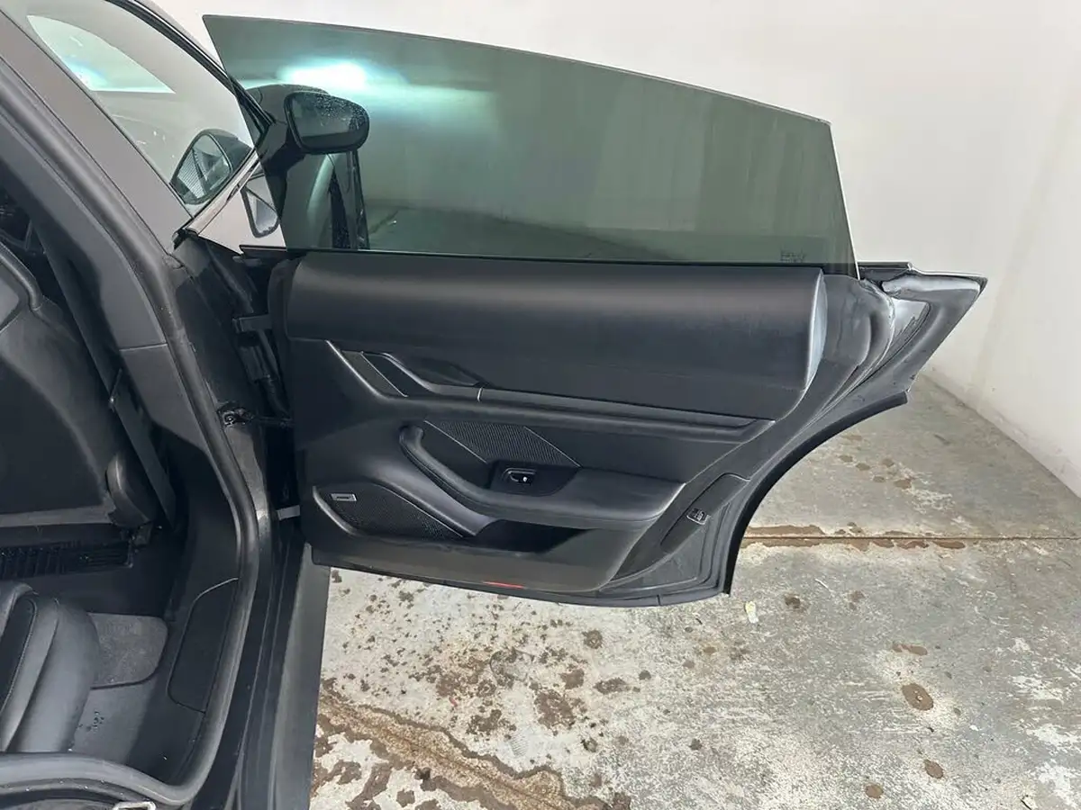 2021-porsche-taycan-e-base-476ps-performance-battery-plus-big-24