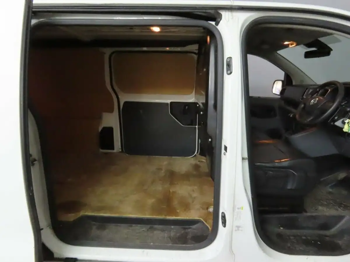 2019-vauxhall-vivaro-15td-2900-l2h1-dynamic-big-10