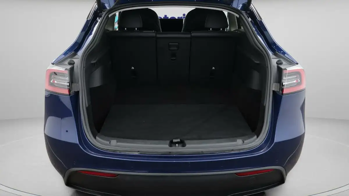 2022-tesla-model-y-e-long-range-big-17