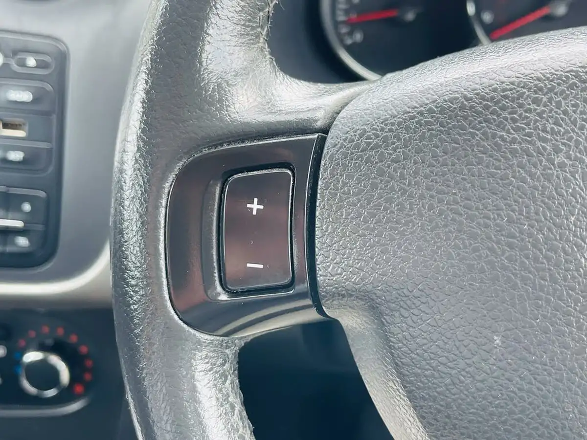2015-dacia-logan-mcv-15dci-laureate-big-33