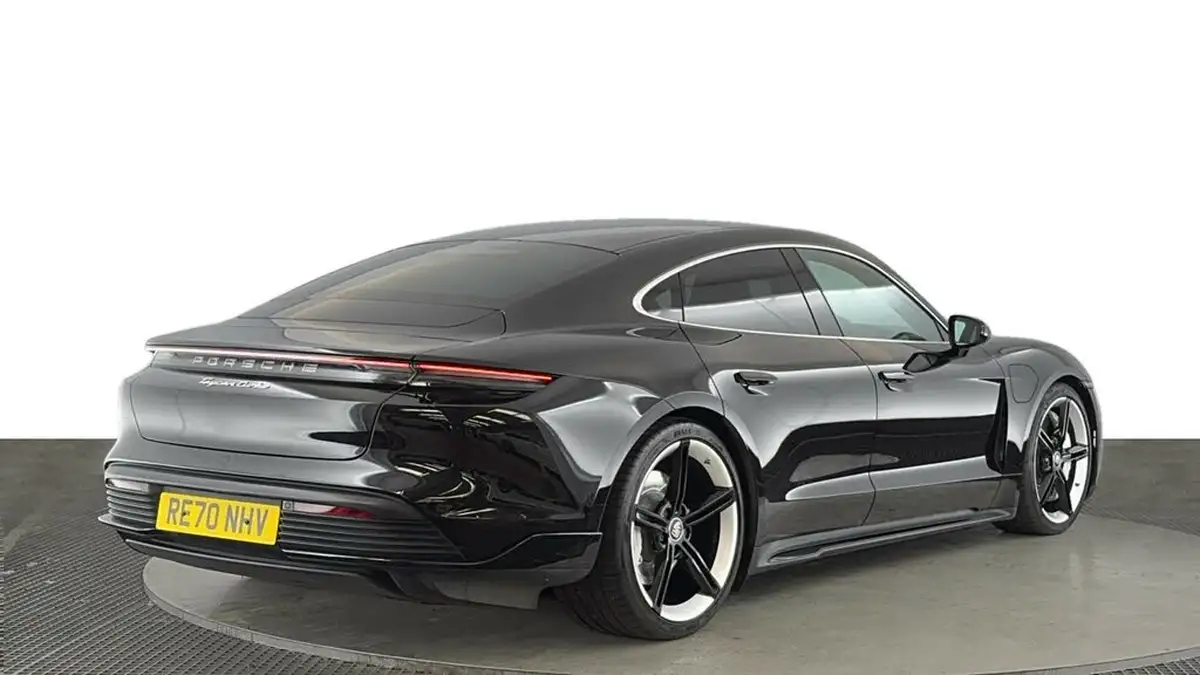 2020-porsche-taycan-e-turbo-big-3