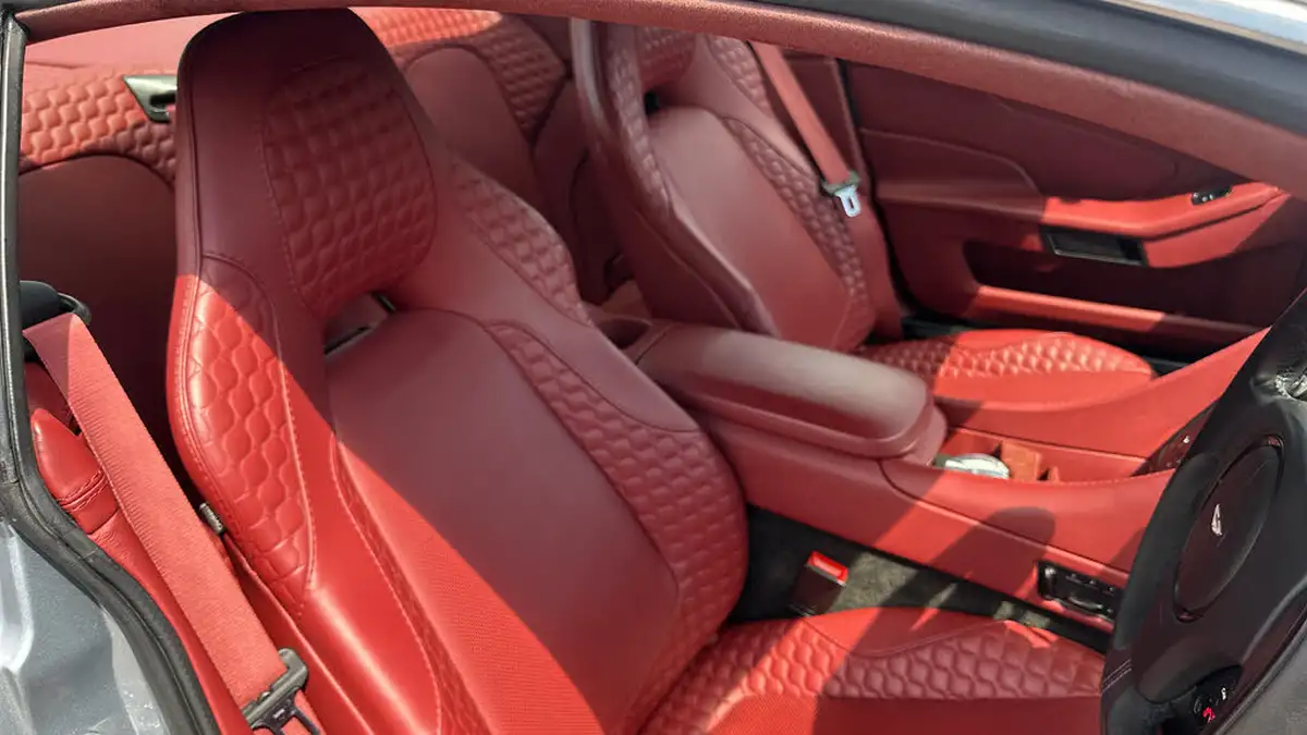 2012-aston-martin-vanquish-59-big-10