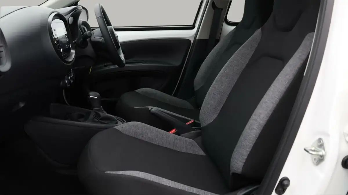 2023-toyota-aygo-x-10-vvt-i-pure-cvt-big-13