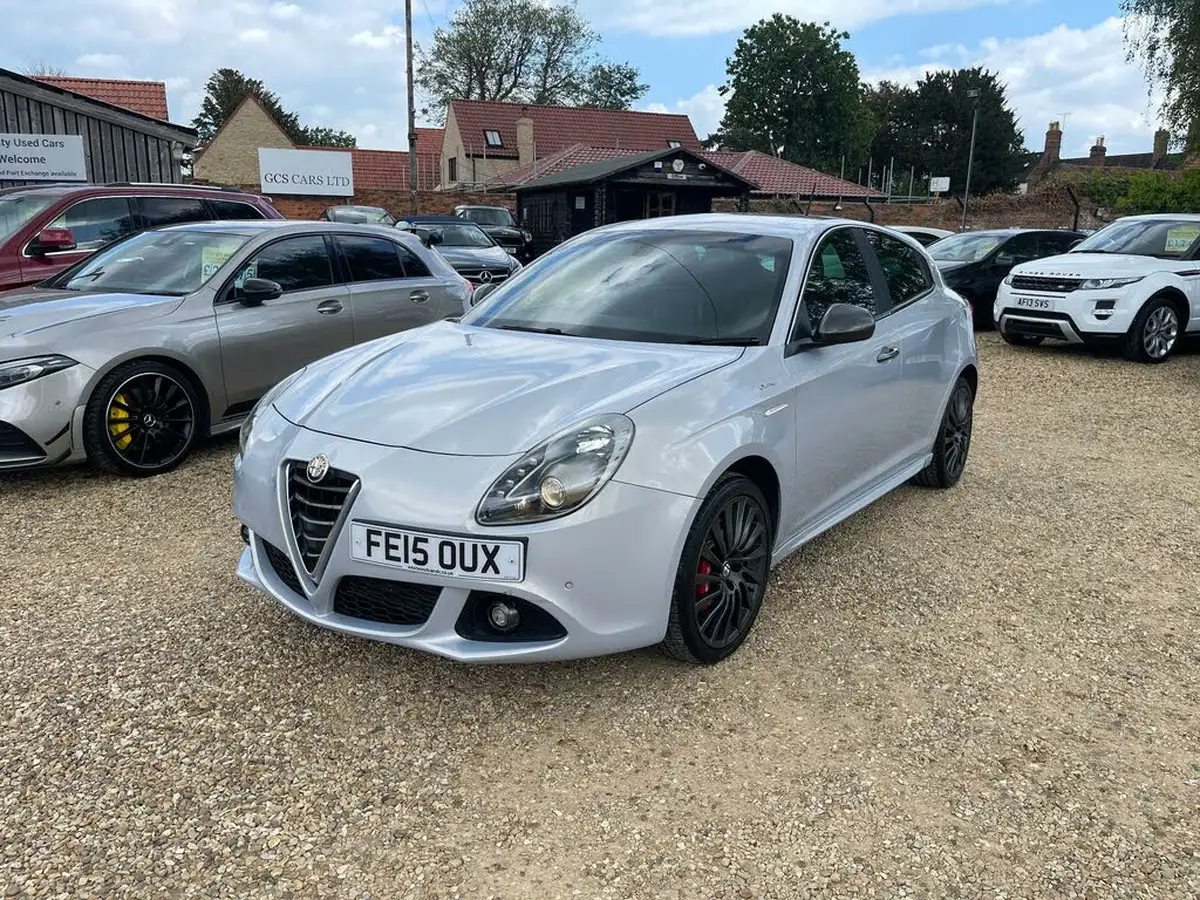 2015-alfa-romeo-giulietta-20jtdm-2-qv-line-175bhp-alfa-tct-big-2