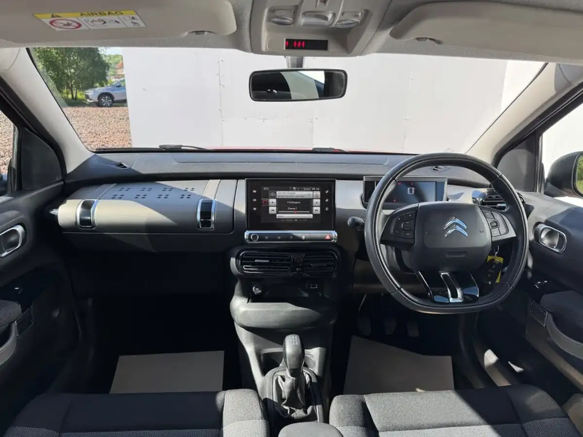 2016-citroen-c4-cactus-16bluehdi-feel-big-9
