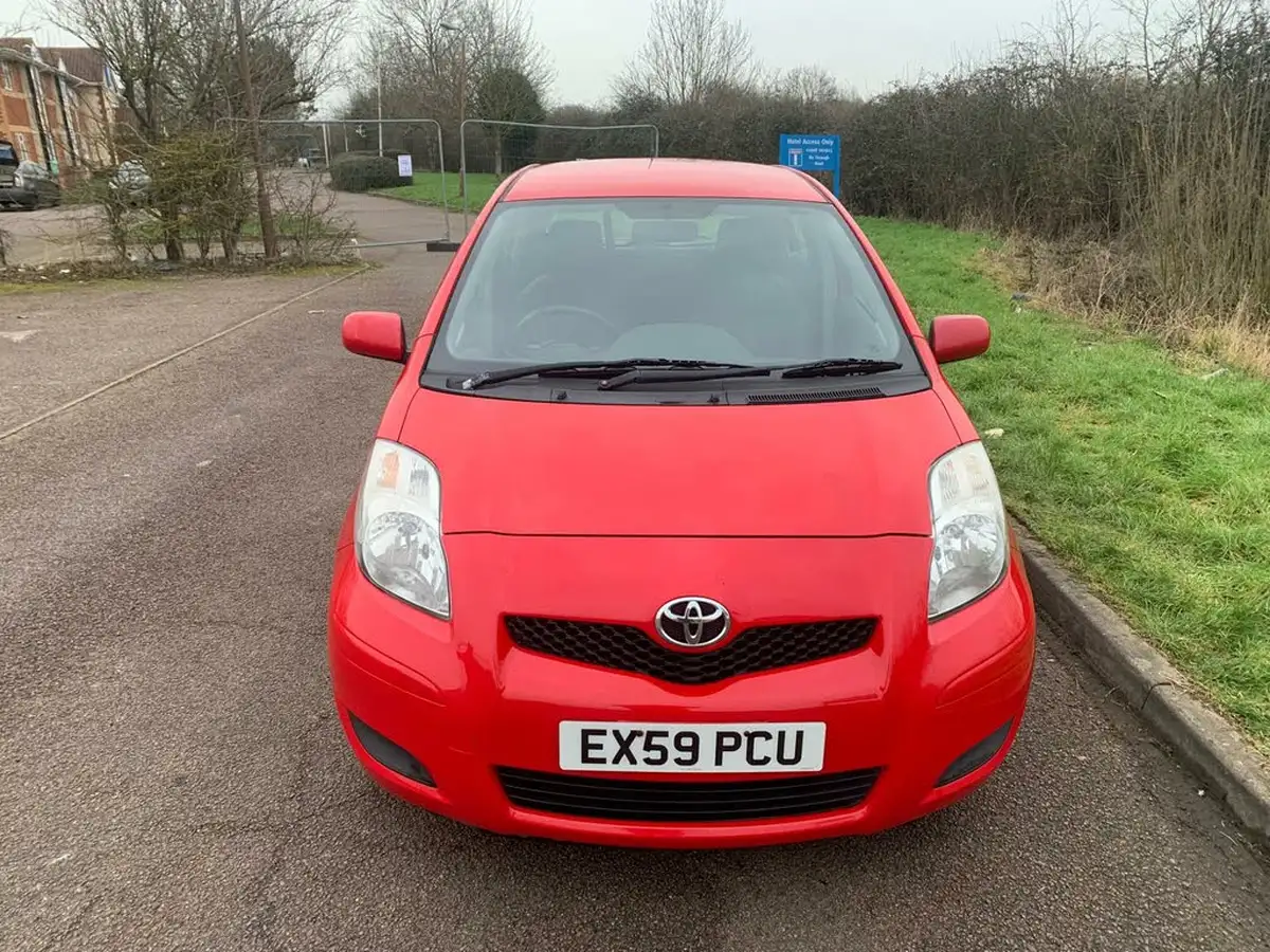 2009-toyota-yaris-133-tr-5d-big-1
