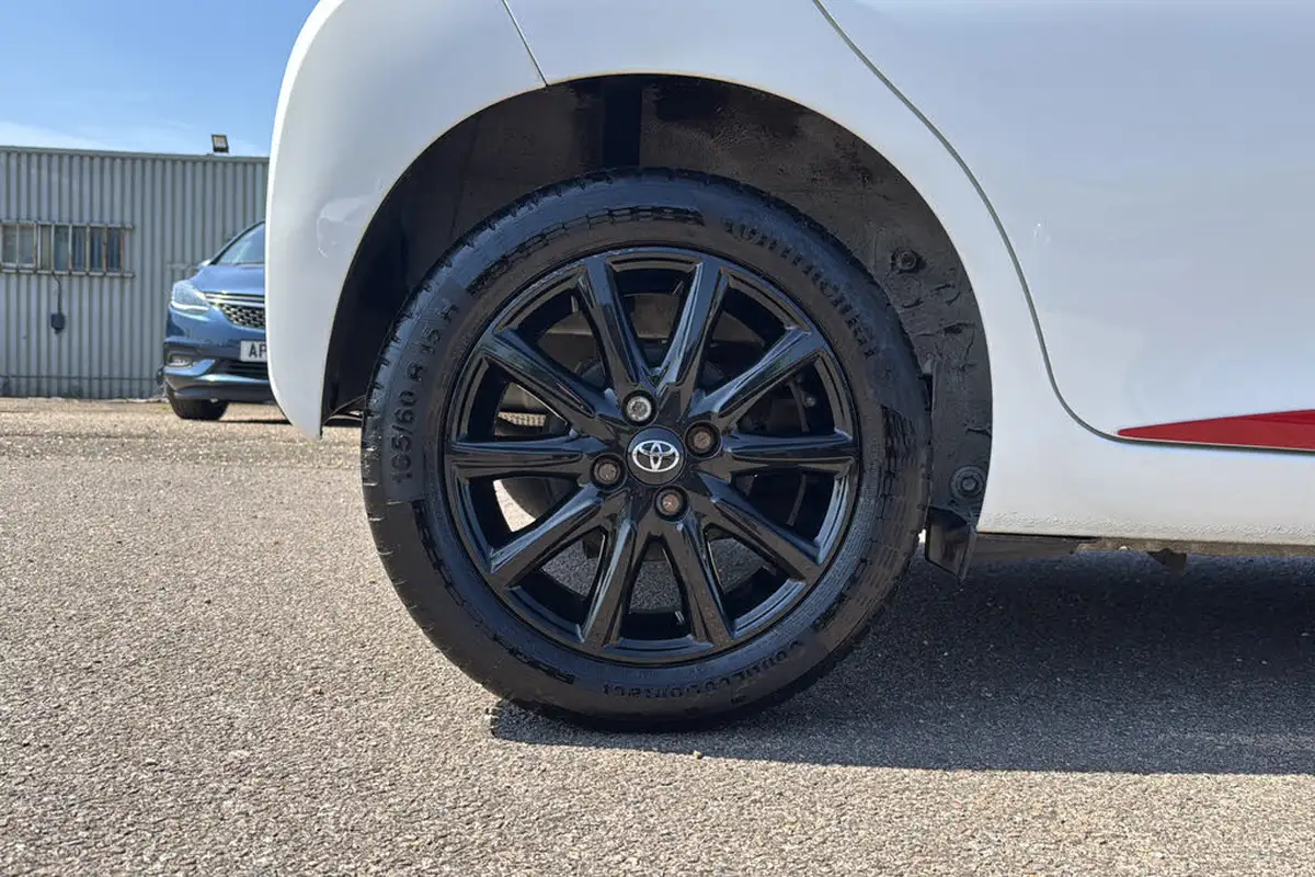 2018-toyota-aygo-10-vvt-i-x-press-71bhp-x-shift-big-7