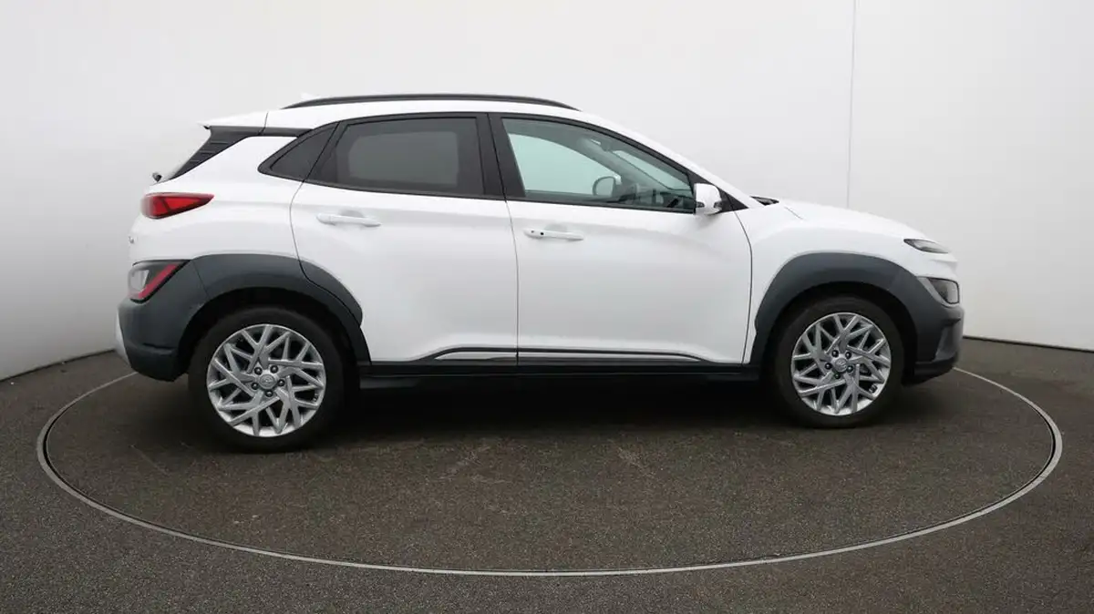 2022-hyundai-kona-16-gdi-premium-big-50