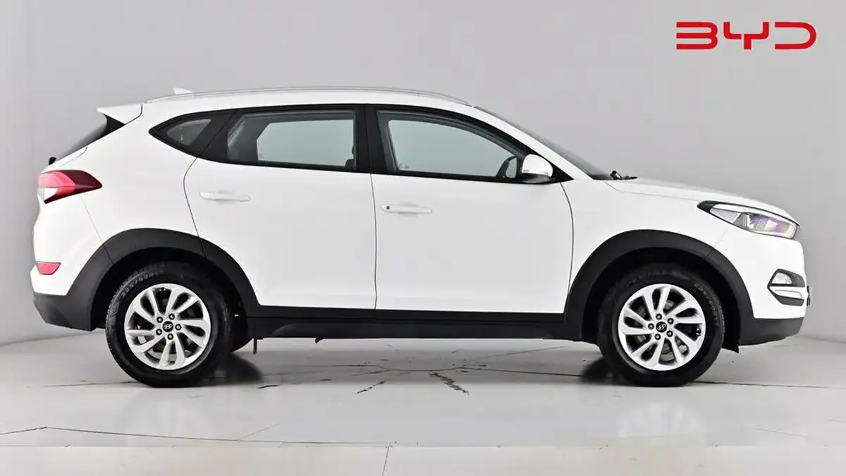 2018-hyundai-tucson-16-gdi-blue-drive-se-nav-big-2