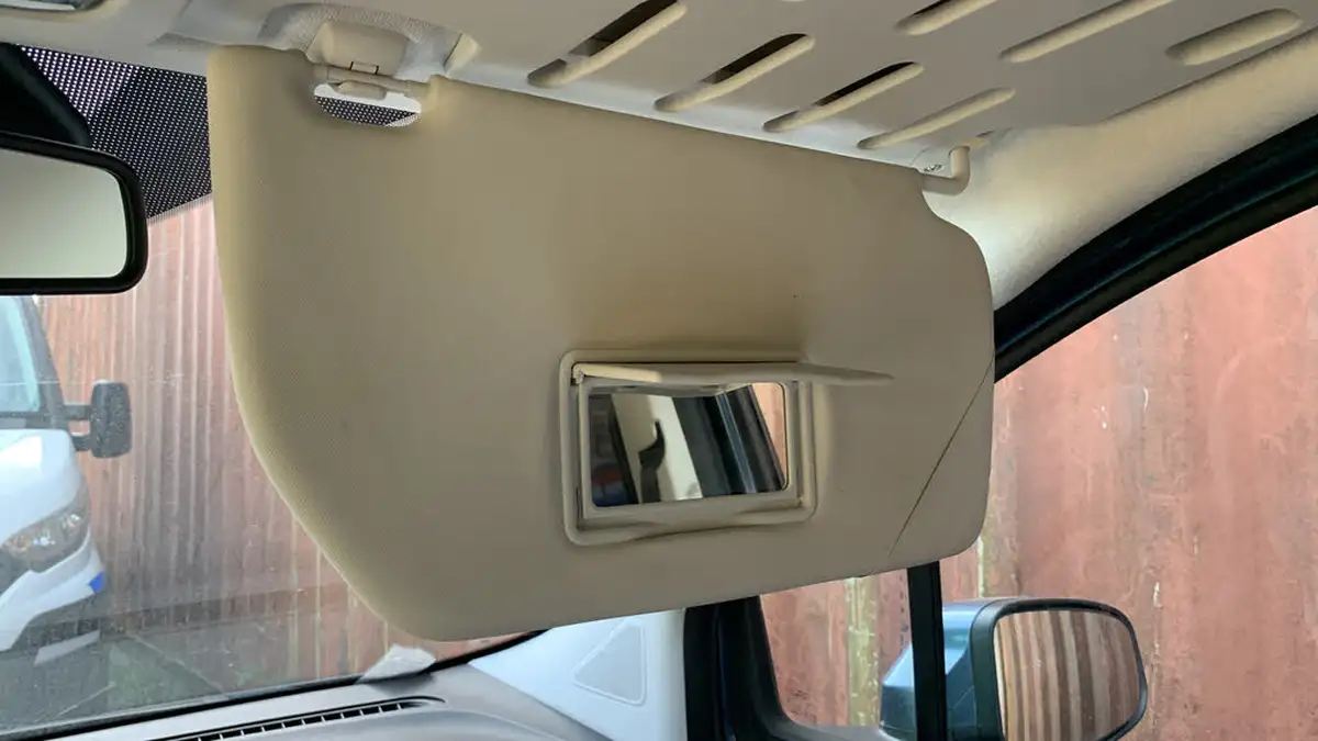 2020-ford-tourneo-courier-15tdci-titanium-big-37