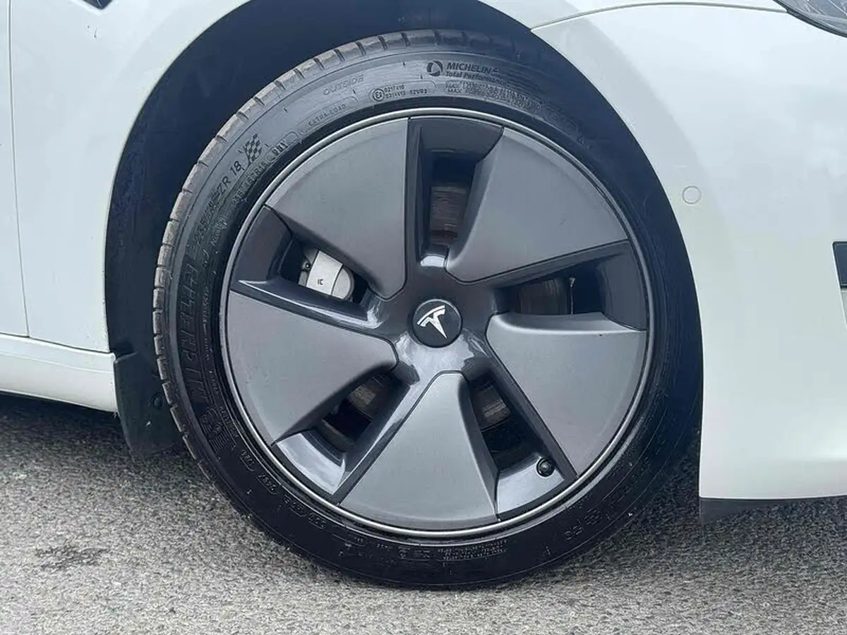 2021-tesla-model-3-e-standard-plus-big-4