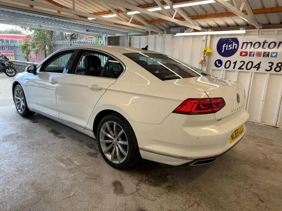 2019-volkswagen-passat-14-tsi-gte-advance-saloon-4d-big-4