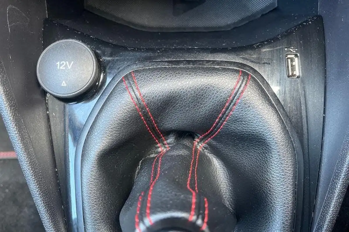 2020-ford-fiesta-10t-st-line-edition-155ps-hybrid-mhev-5d-big-37