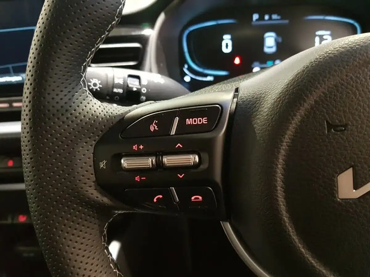 2025-kia-stonic-10-t-gdi-gt-line-s-dct-big-13