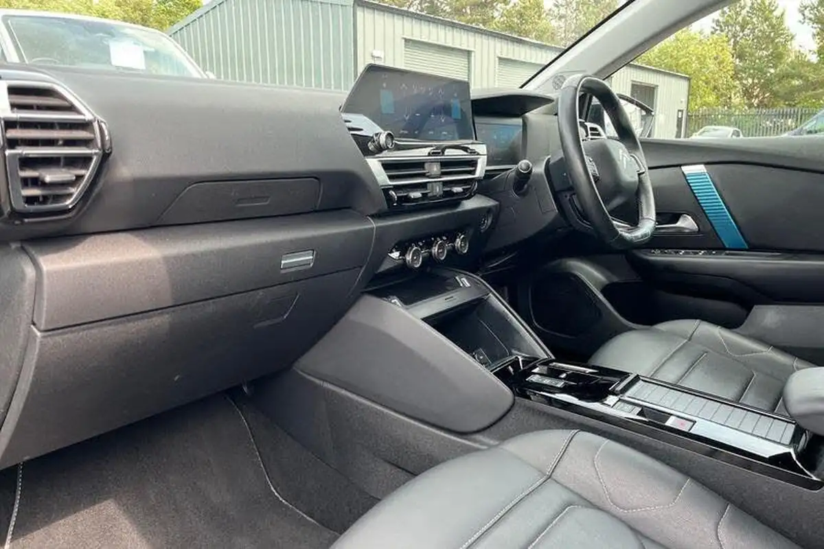 2022-citroen-c4-e-shine-plus-big-17