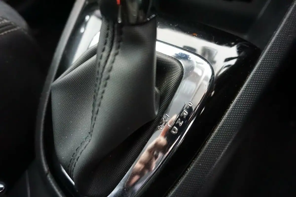 2014-renault-clio-15dci-dynamique-s-medianav-edc-auto-big-31
