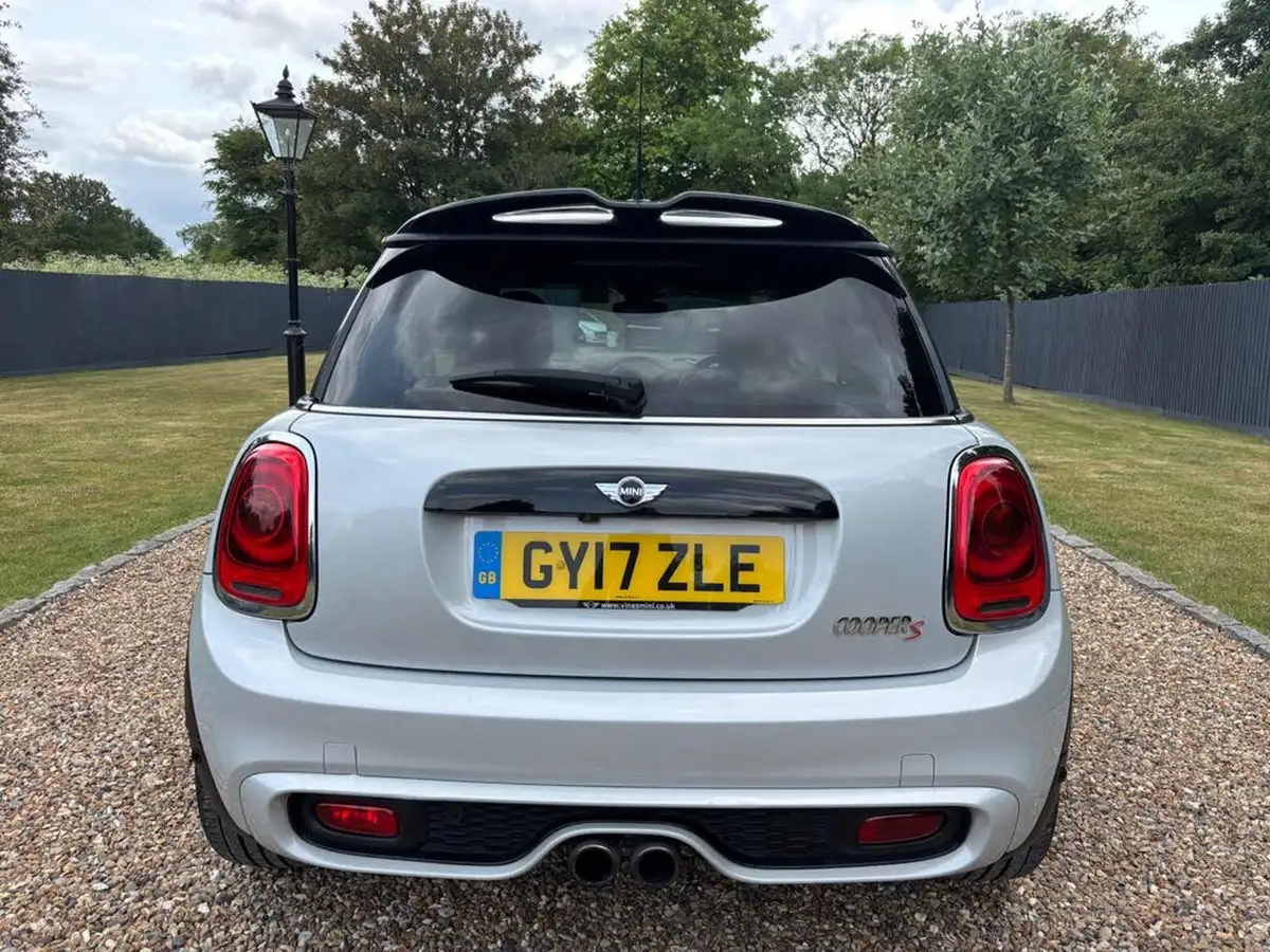 2017-mini-cooper-20-cooper-s-chili-ss-hatchback-3d-big-9