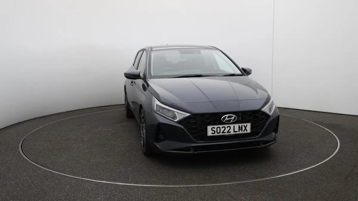 2022-hyundai-i20-10-t-gdi-premium-eclutch-imt-big-43