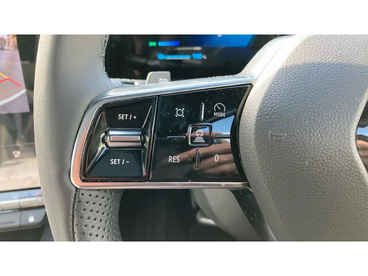 2024-renault-scenic-e-tech-e-iconic-big-24