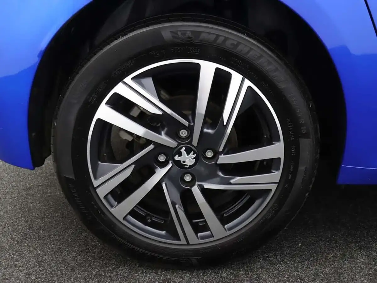 2023-peugeot-208-12-puretech-allure-premium-130ps-eat8-big-6