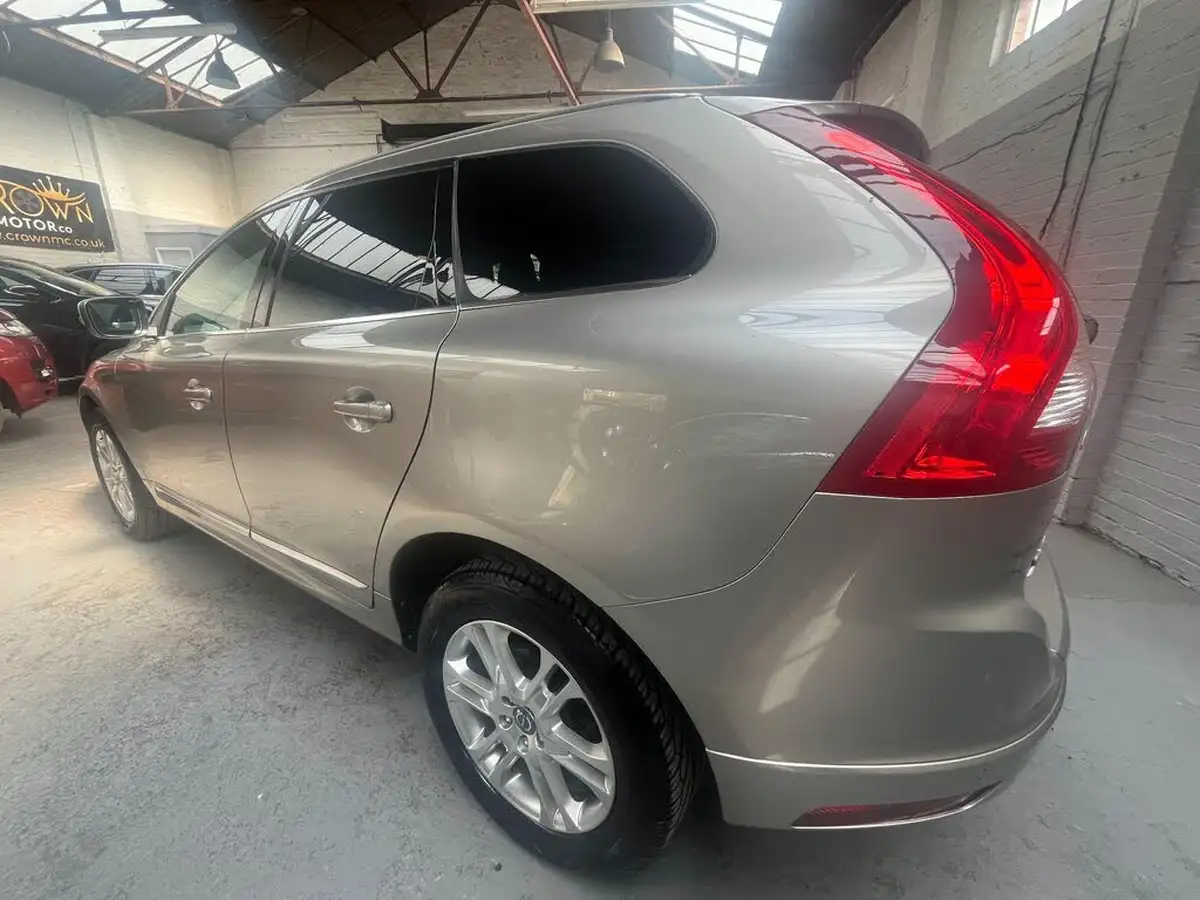 2013-volvo-xc60-24td-d5-se-lux-215bhp-nav-geartronic-big-12