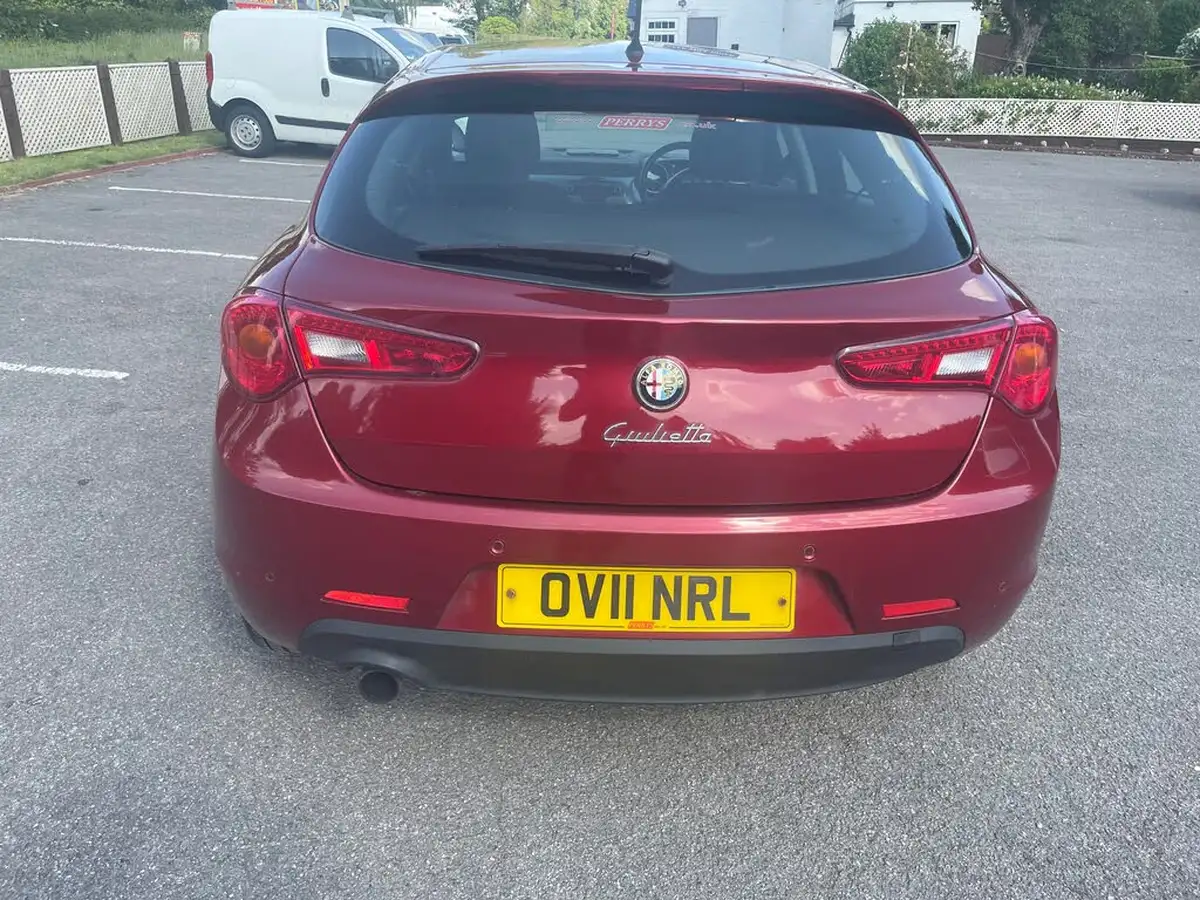2011-alfa-romeo-giulietta-14-lusso-tb-multiair-170bhp-big-4
