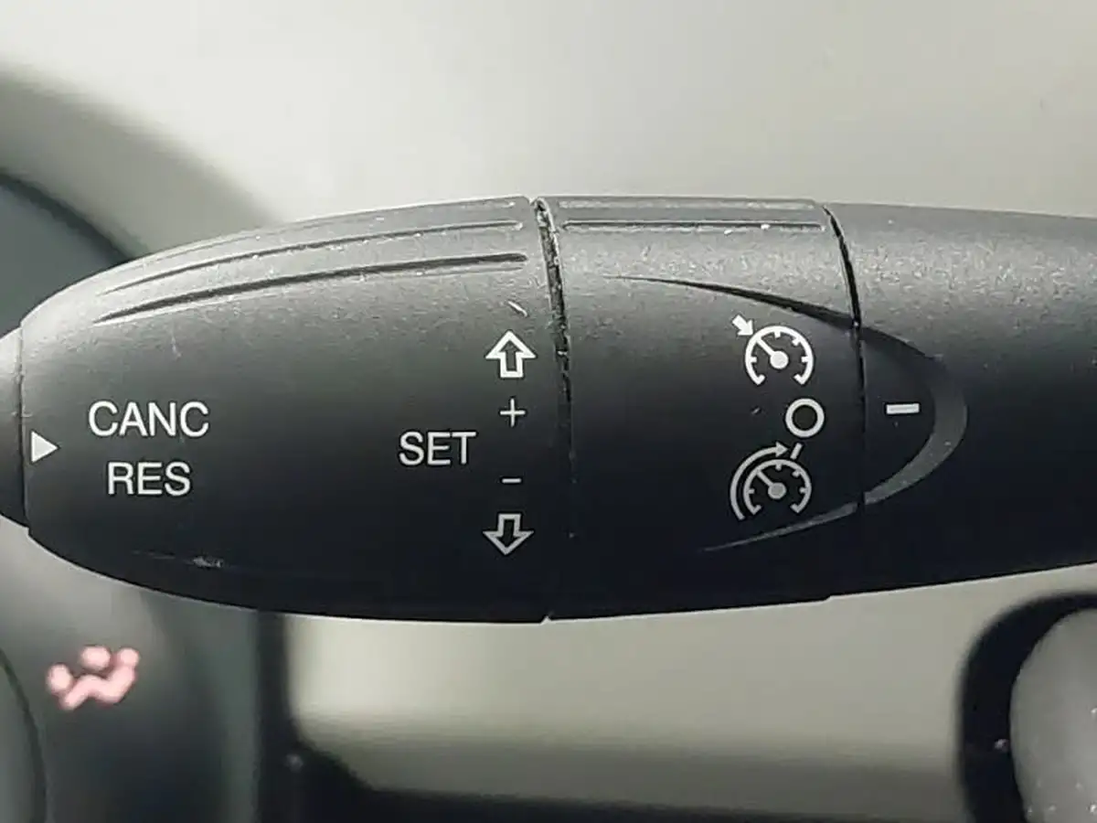 2019-fiat-500-12-star-big-16