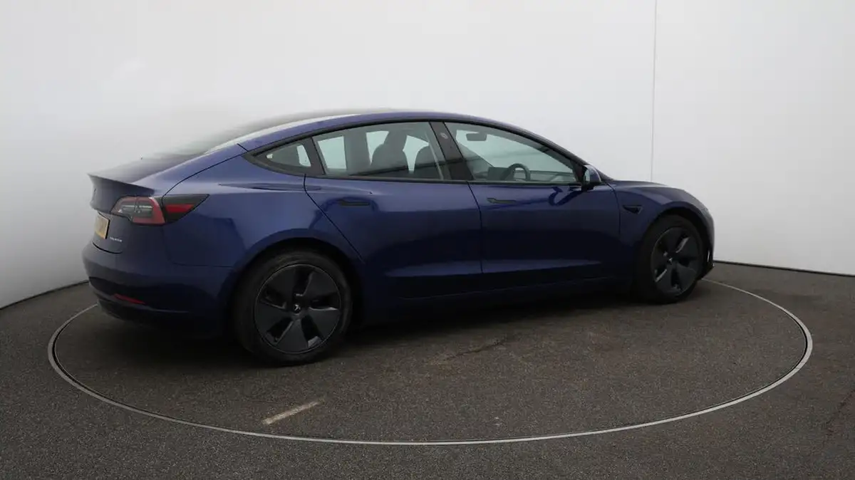 2021-tesla-model-3-e-long-range-awd-big-44
