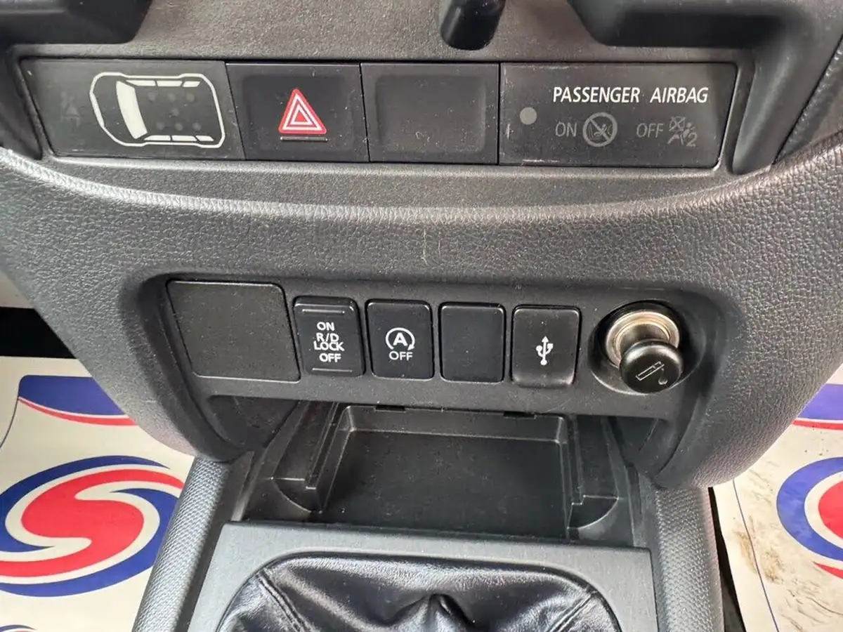 2018-mitsubishi-l200-24di-d-4life-eu6-double-pickup-big-39