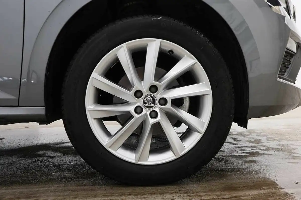 2024-skoda-kamiq-10-tsi-se-116ps-big-4