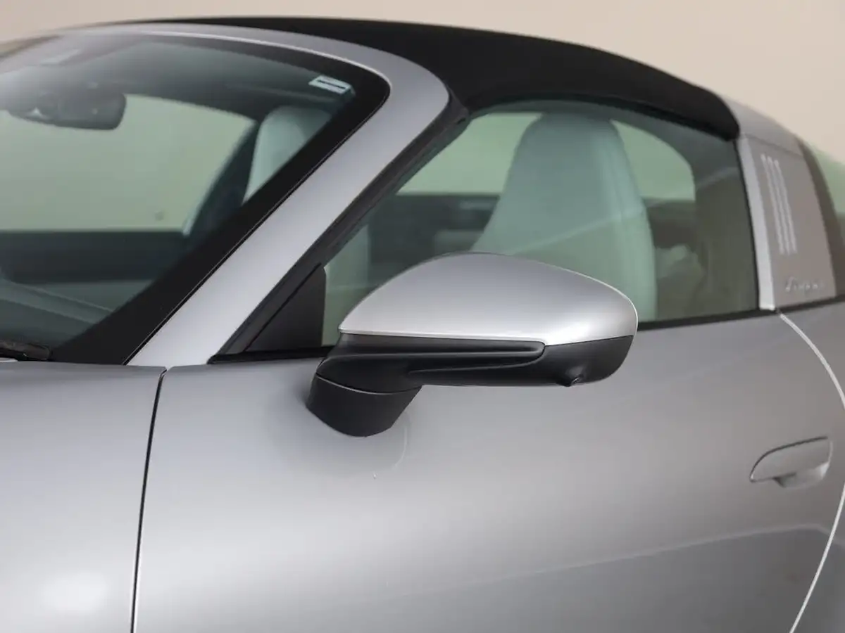 2023-porsche-911-30-targa-4-big-28