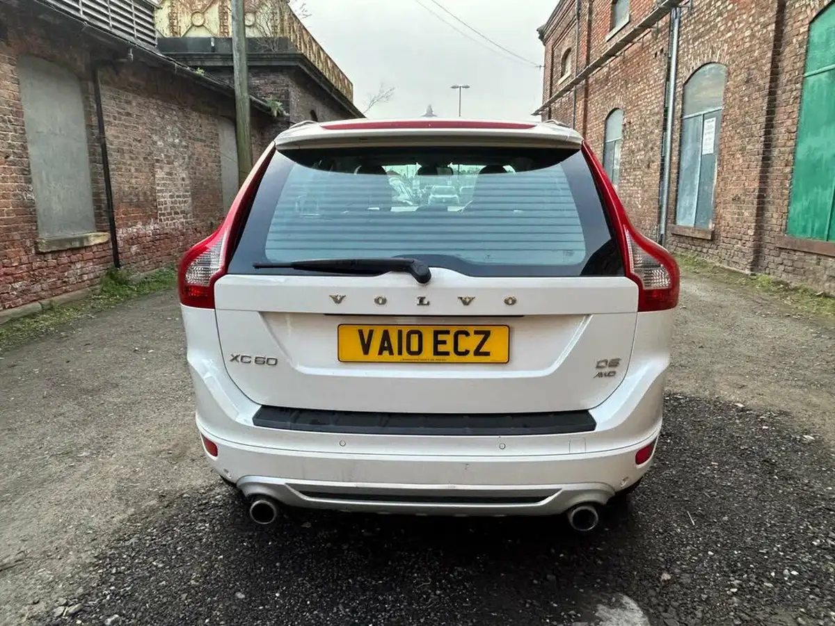 2010-volvo-xc60-24td-d5-r-design-geartronic-big-5