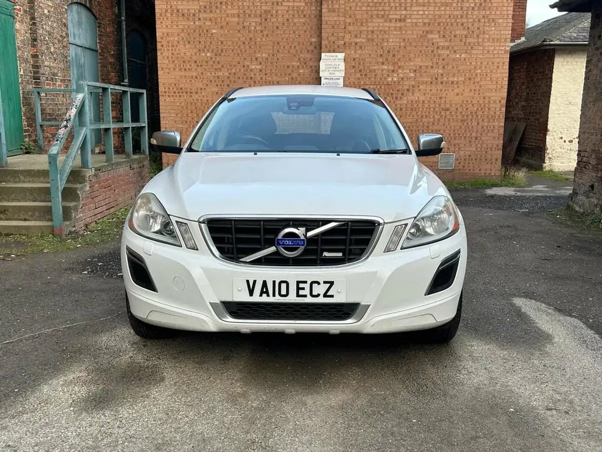 2010-volvo-xc60-24td-d5-r-design-geartronic-big-1