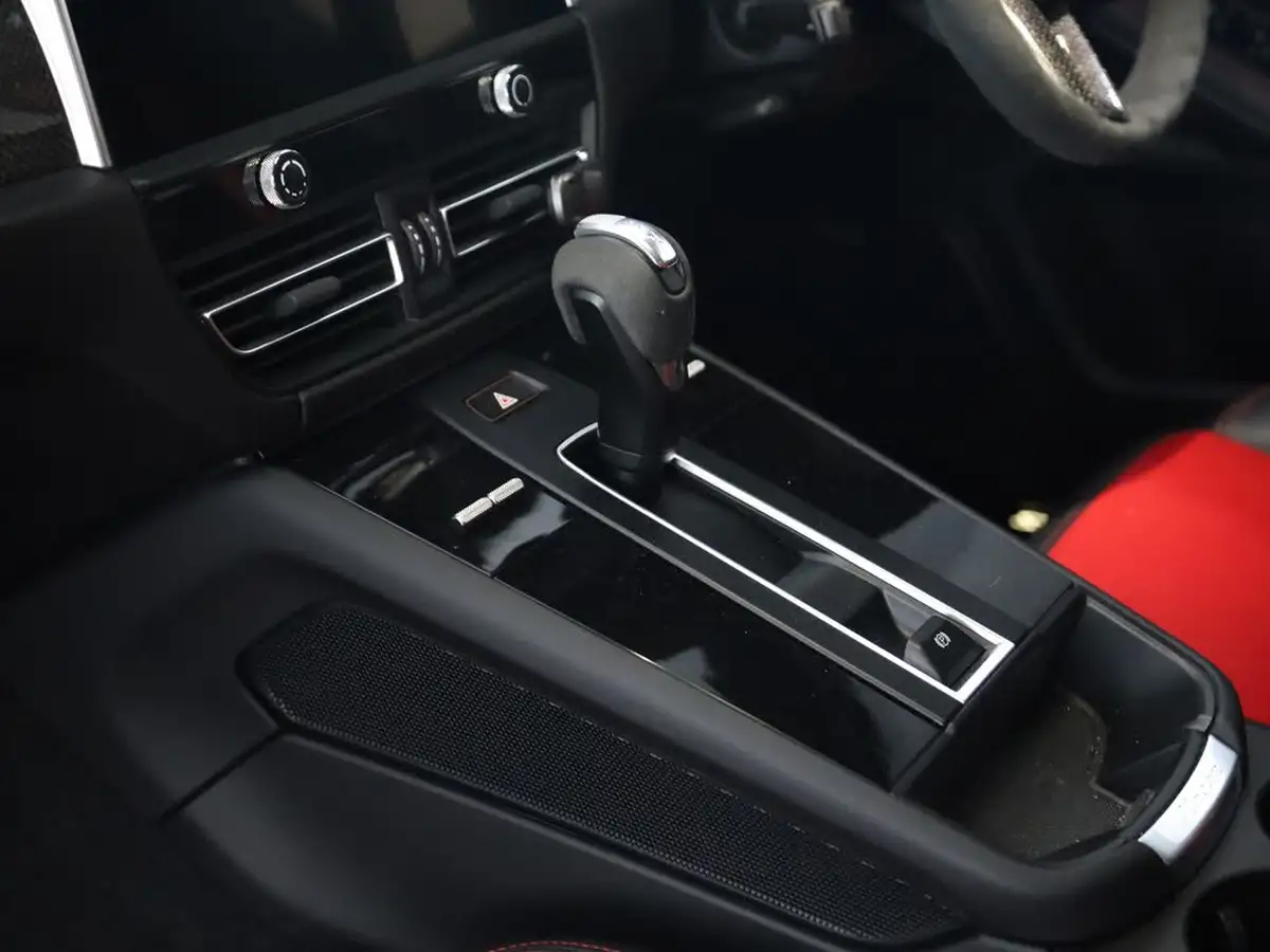 2022-porsche-macan-29-v6-gts-big-45