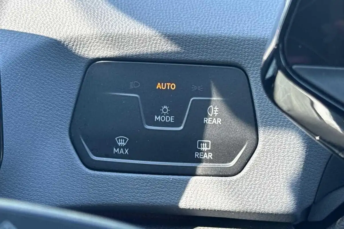 2020-volkswagen-id3-e-life-big-22