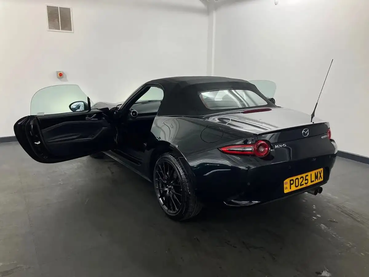 2025-mazda-mx-5-20-homura-roadster-big-30