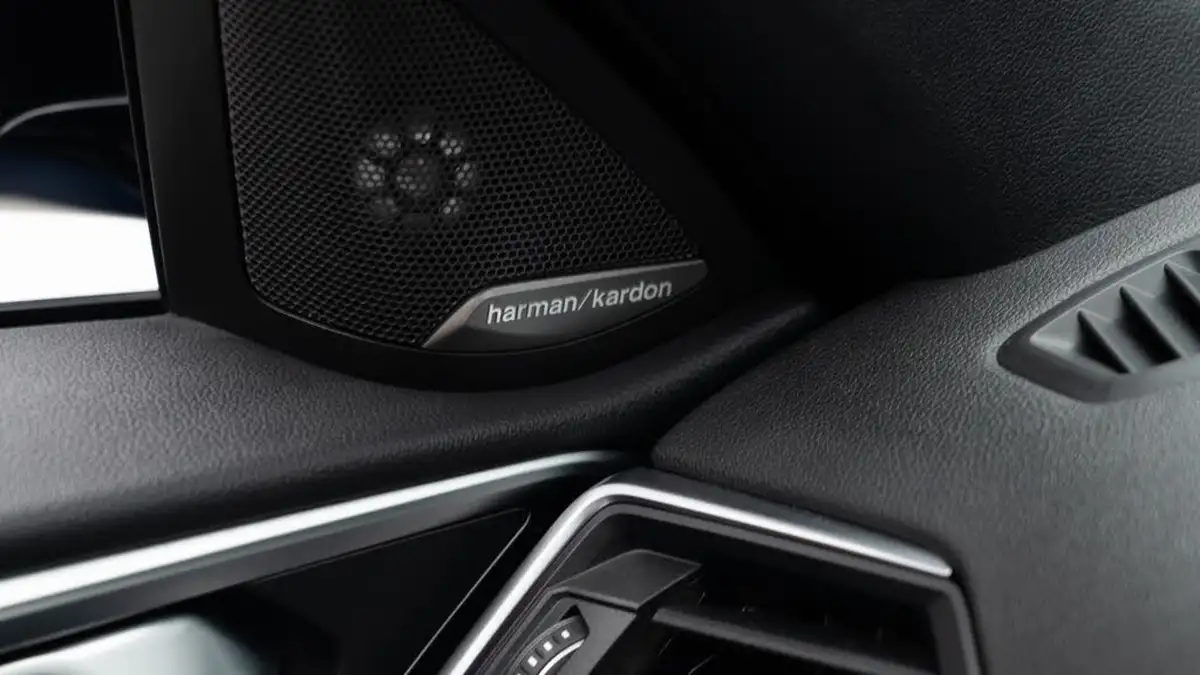 2023-bmw-4-series-30-m4-competition-510ps-xdrive-convertible-big-31