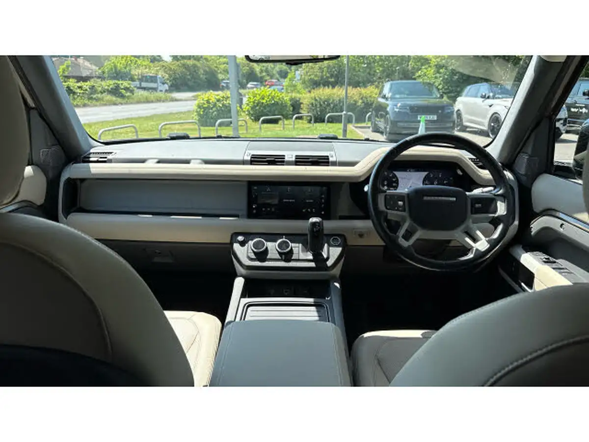 2021-land-rover-110-defender-30-d250-first-edition-big-8